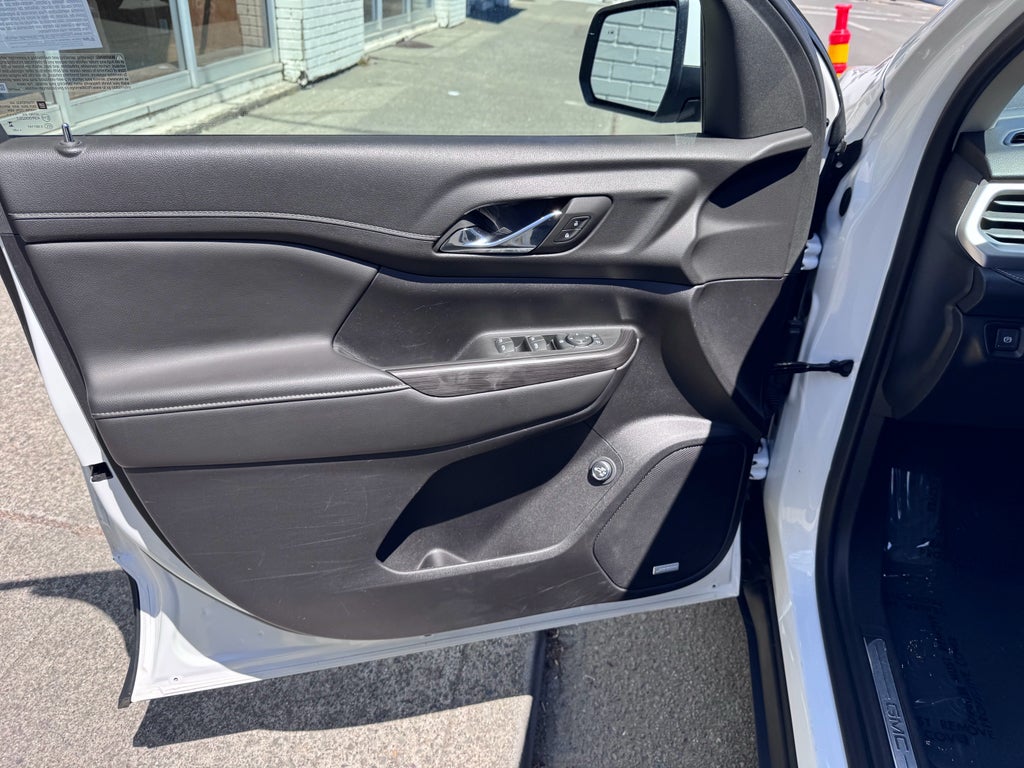 2023 GMC Acadia — detail view