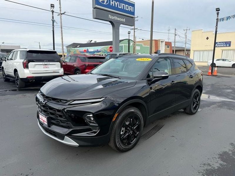 2025 Chevrolet Blazer 3LT in Black — front three-quarter view